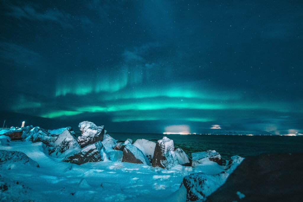 Discover the magic of solo travel in Iceland! From the Golden Circle to the South Coast, explore stunning landscapes and adventure tips. Start planning your Icelandic journey today!