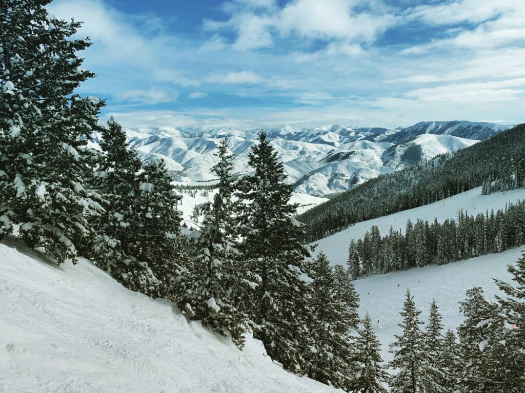 Explore Idaho’s best-kept secrets in 2025! From stunning waterfalls to ski resorts, discover the top 10 must-visit places in Idaho now!